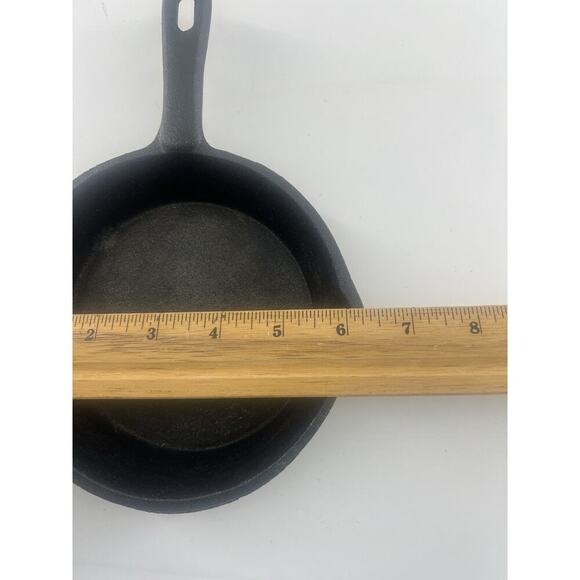 Vintage Cast Iron Small 6 1/2 inch Skillet Black Kitchen Cooking - Picture 4 of 6